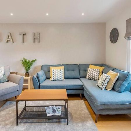 Вилла Fantastic 3-Bed House With Parking Бат Экстерьер фото