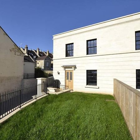 Вилла Fantastic 3-Bed House With Parking Бат Экстерьер фото