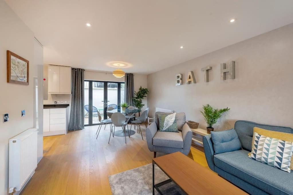 Вилла Fantastic 3-Bed House With Parking Бат Экстерьер фото